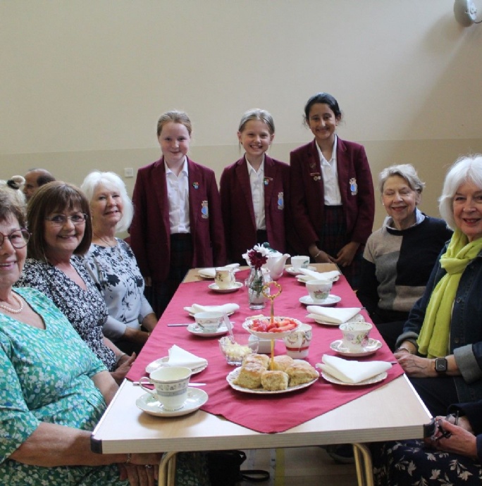 News » Grandparents and Parishioners Enjoy Crackley Cream Tea
